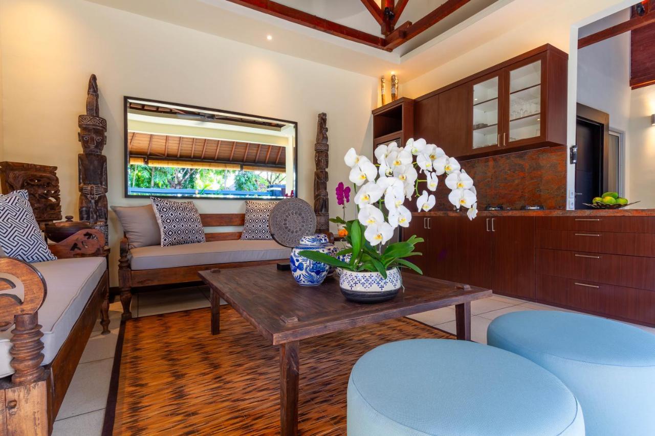 Asrina Villa'S Seminyak Екстериор снимка