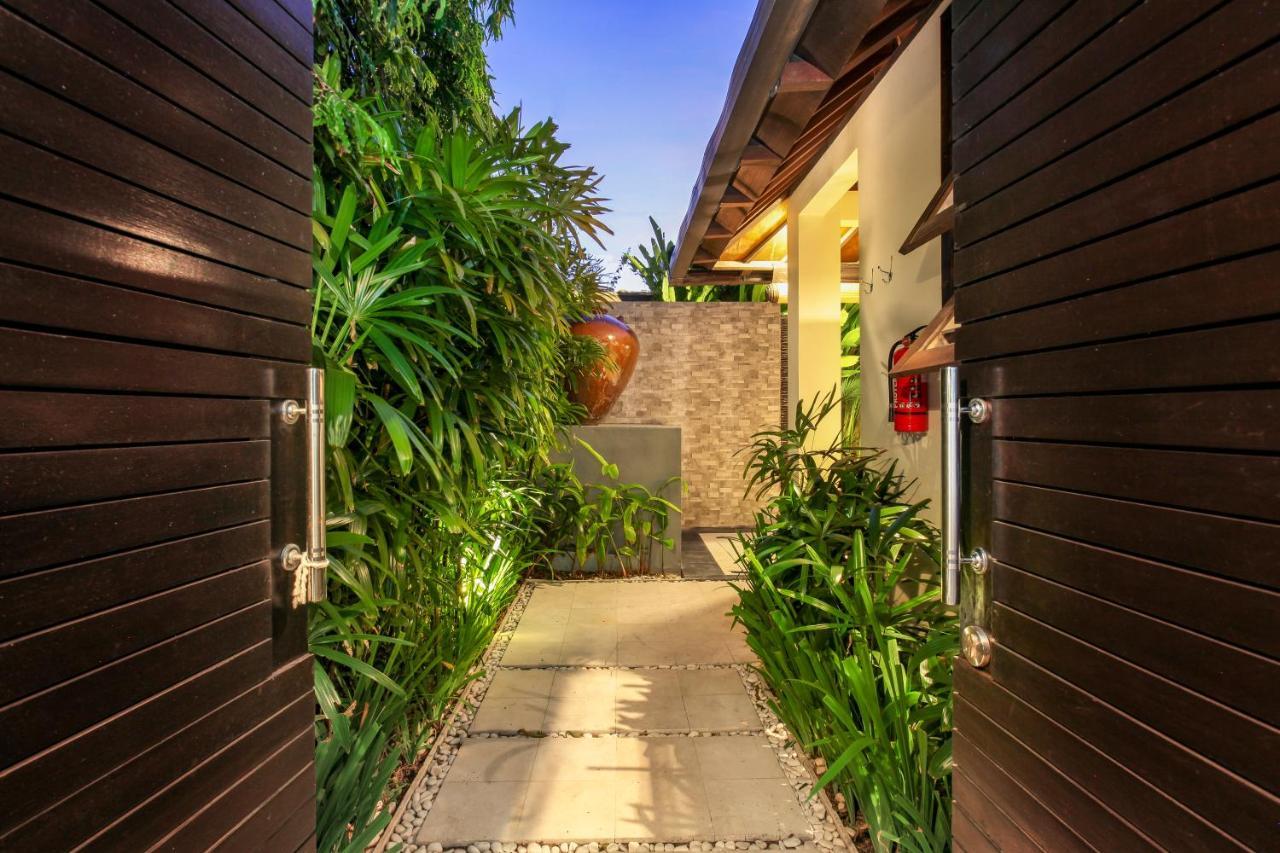 Asrina Villa'S Seminyak Екстериор снимка
