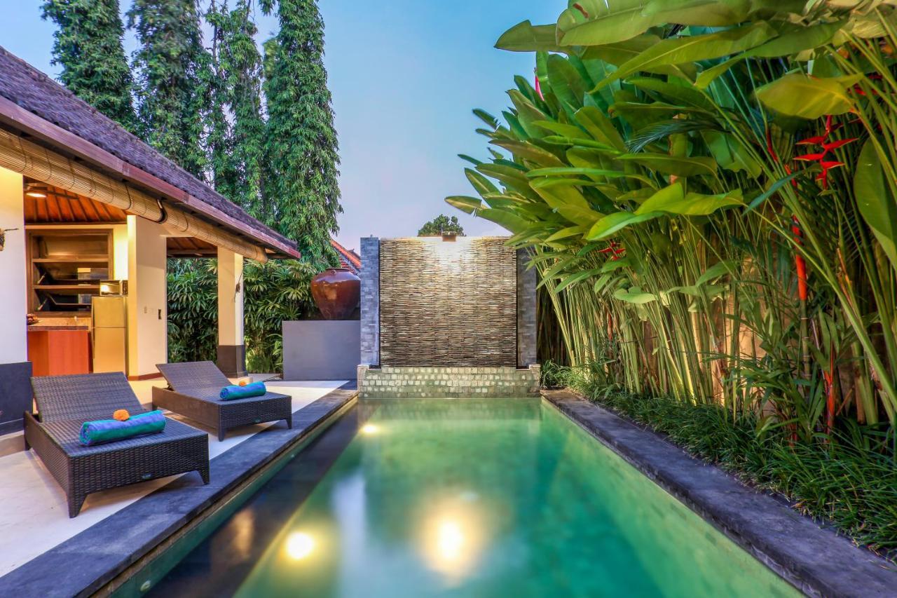 Asrina Villa'S Seminyak Екстериор снимка