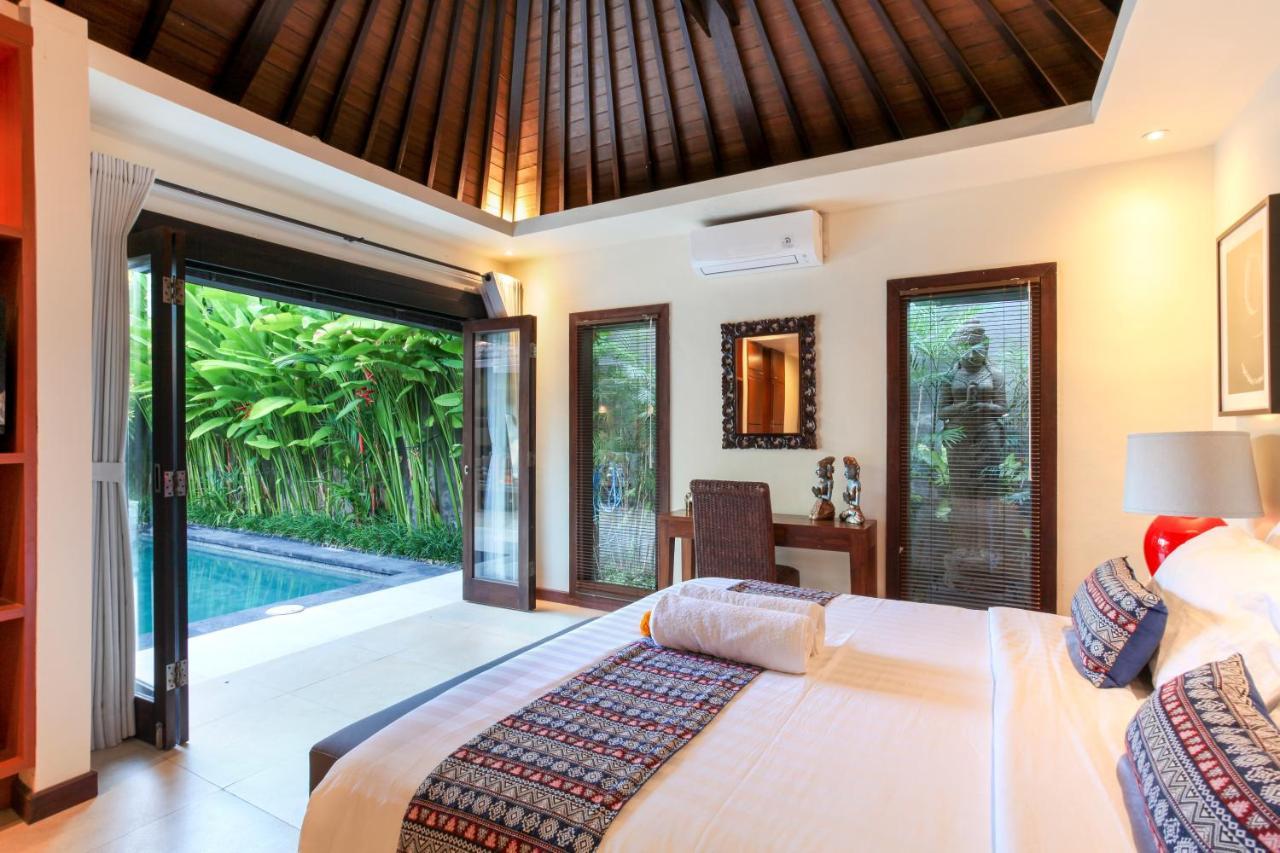 Asrina Villa'S Seminyak Екстериор снимка