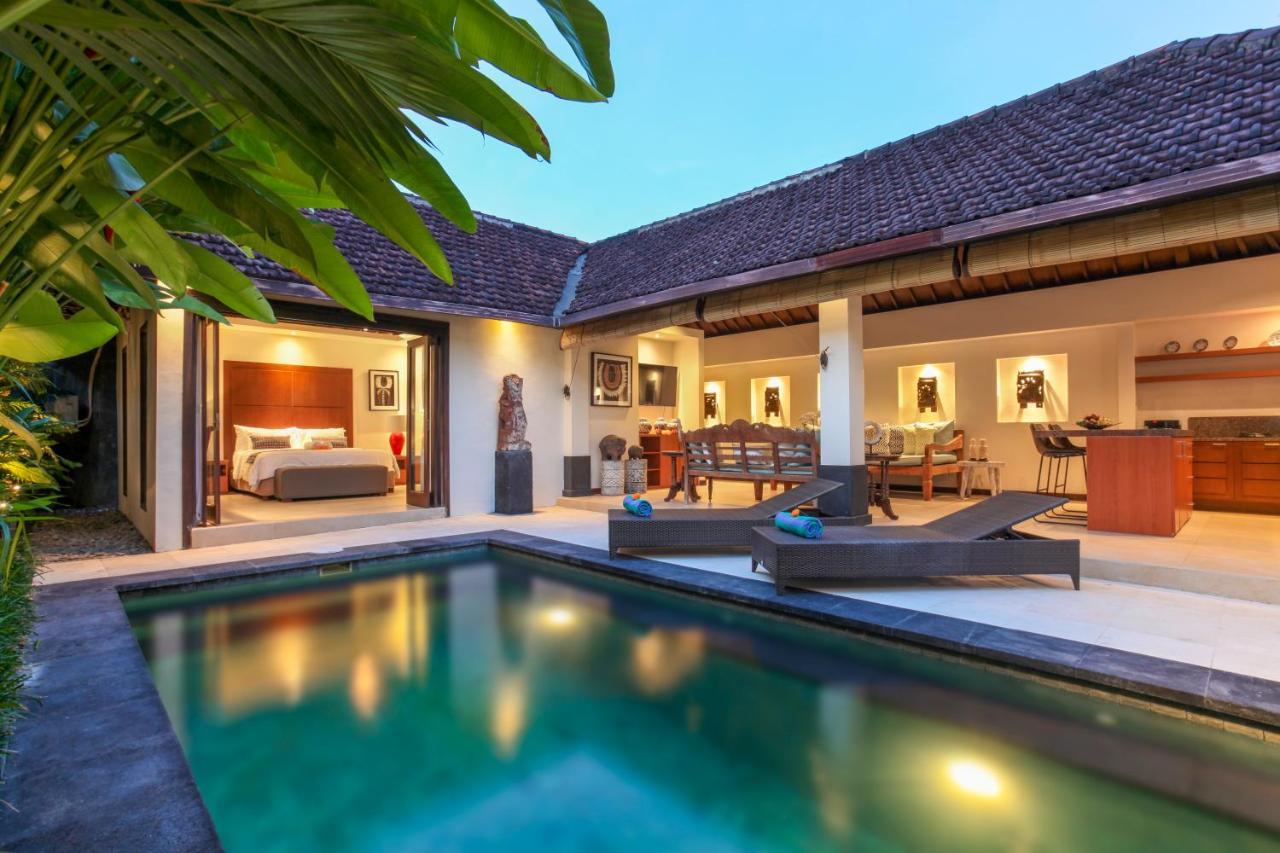 Asrina Villa'S Seminyak Екстериор снимка