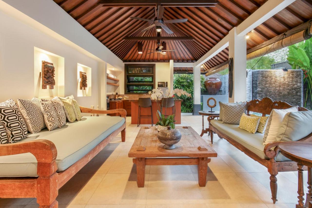 Asrina Villa'S Seminyak Екстериор снимка