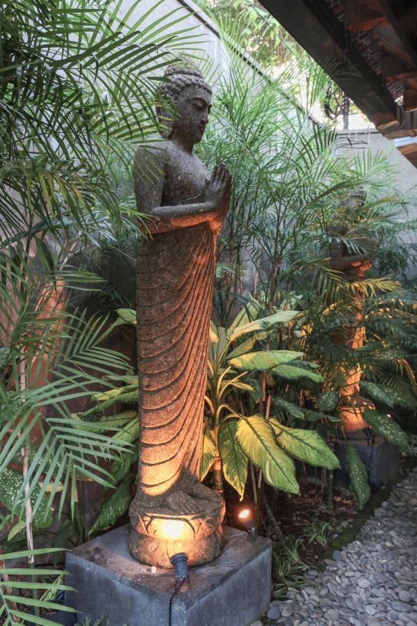 Asrina Villa'S Seminyak Екстериор снимка