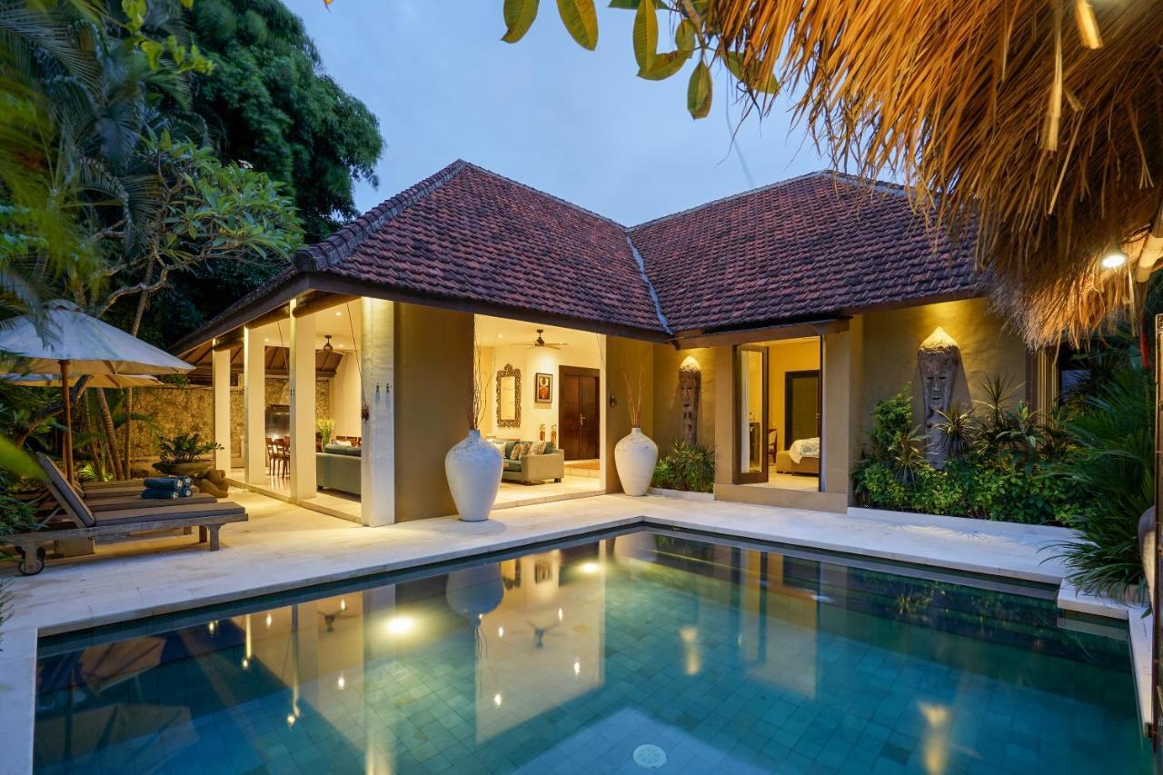 Asrina Villa'S Seminyak Екстериор снимка