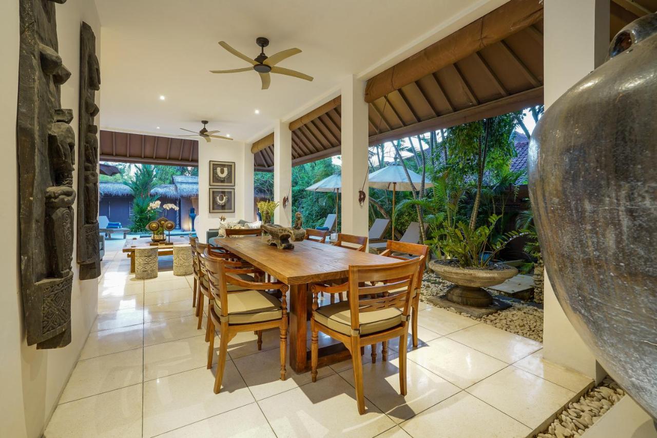 Asrina Villa'S Seminyak Екстериор снимка
